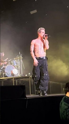 Måneskin - I WANNA BE YOUR SLAVE - RUSH! World Tour #maneskin #måneskin #damianodavid#rock#livemusic