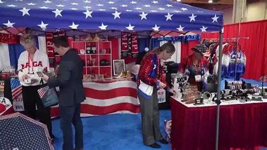 US conservative conference attendees applaud Iran war