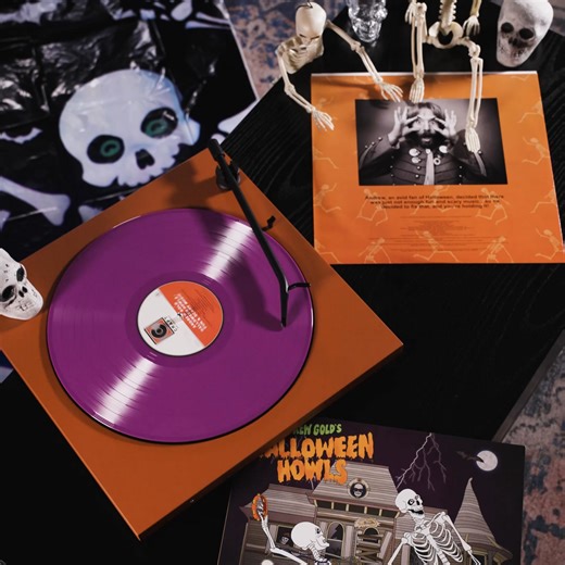 The song that rules spooky season — and the album that started it all. Andrew Gold’s cult classic Halloween Howls featuring “Spooky, Scary Skeletons.” 👻 Stream it now! | Andrew Gold