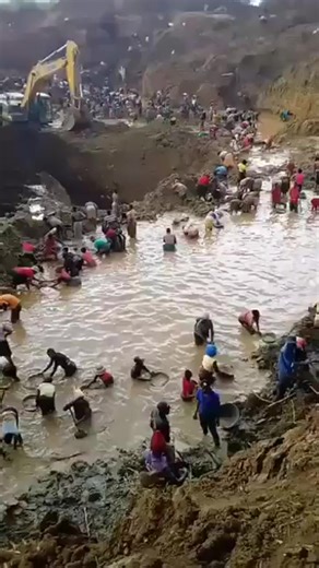 This is Zimbabwe 🇿🇼 at Mazowe River, where Chinese companies with backings from several corrupt politicians exploits people especially villagers to mine illegally in the River and on land, hereby causing huge damage that will affect future generations. | Advocacy For Human Rights and Democracy