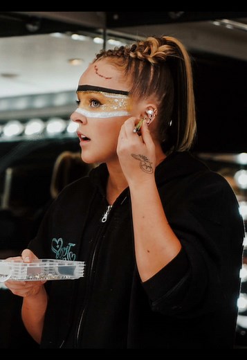 CHOOSE UR FIGHTER (Official Music Video) - New Year, New Music!