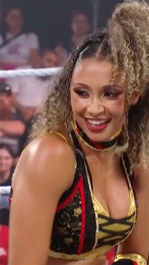 Kelani enjoyed that a little too much… 😳 #WWENXT