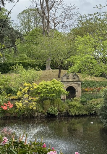 Perfect time of year to visit the park in Shrewsbury! 😍 📍 The Dingle, in The Quarry. Shrewsbury. #shrewsbury #shropshire #englishgarden
