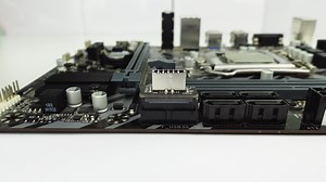 Watch How to remove the adapter from motherboard on Amazon Live
