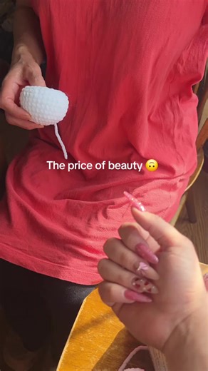 I guess itll take me a bit to get used to these @where_do_i_belong__ I love being a girl and being girly.... had so much fun hanging with you #crochet #amigurumi #nails💅 #valentinenails #fiberart