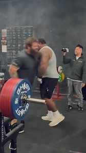 (317kg) 700lbs x 2 reps 🤯 Week 7 of 16 Check out my 8 week Bench Program at Irregularstrength.com I’ve helped 1000s around the world smash PR’S with ease. ➡️ irregularstrength.com | Irregular Strength