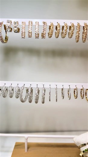 ✨ Just Restocked! ✨ Our sparkly jewellery collection is back — and it’s more dazzling than ever! ✨💎 Perfect for adding that little extra shine to your everyday looks or glamming up for a special occasion. Pop by Audrey’s Fashions and treat yourself to a bit of sparkle ✨💖 — they never last long! #SparkleAndShine #JewelleryLove #Restocked #ShopLocal #AudreysFashions #SmallTownStyle #JewelleryGoals