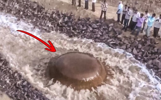 什么奇怪喷泉有这么大爆发力瞬间爆发16万加仑水