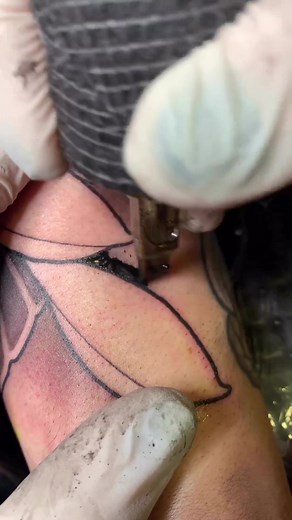 Smooth shading technique flower tattoo tattoo artist- Javi Wis #tattoo #tattooartist #tattooprocess #tattootechnique #tattooapprentice #shadingtattoo #howtotattoo #tattootutorial