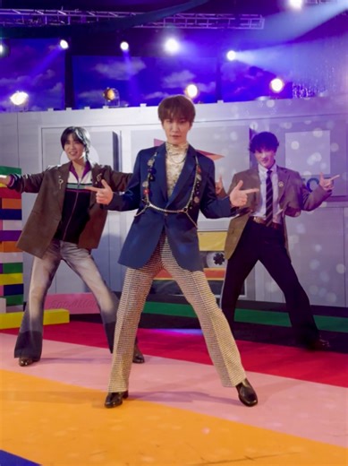 リズムに乗って🕺💛💙🖤 #SnowMan #オドロウゼ！ #岩本照#渡辺翔太#目黒蓮 | snowman