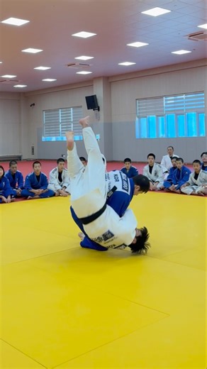 Creating space for the technique is the key공간을 만드는 게 핵심 #judoTechnique #sodetsurikomigoshi #유도 #업어치기