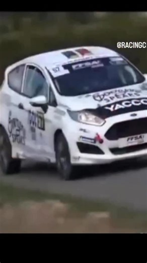 La verdad del rally #coche #auto #car #aprender #clase #cars #coches #autos #automovilismo #manejar #rally #rallycar #rallycrash #crash #tutorial | Velocidad Total
