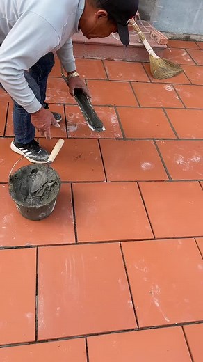Tiling Project: Expert Techniques for Mortar Application