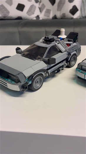 LEGO Back to the Future DeLorean Time Machine (SET vs MOC)