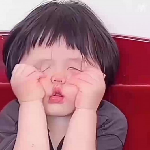 摇一摇小肉包的可爱瞬间