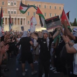 Pro-Palestinian demonstrators gathered in Athens’ Syntagma Square on Sunday as part of nationwide protests calling for an end to the war in Gaza. #nocomment | Euronews English