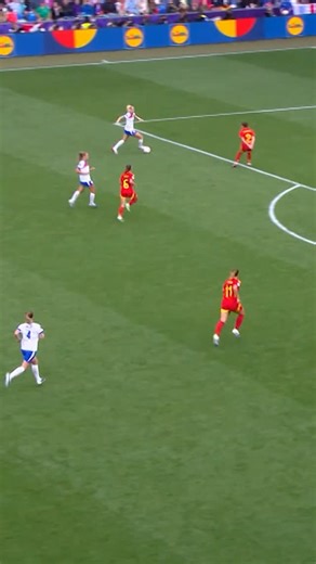 At full stretch 🧤 #WEURO2025 | UEFA Women's EURO 2025