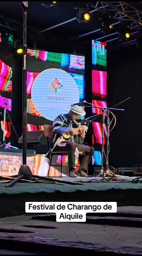 Canto al Galeras en el Festival de Charango 2023