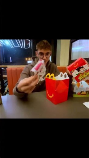 #foodreview #kidsmenu #challengevideo #fastfoodchallenge