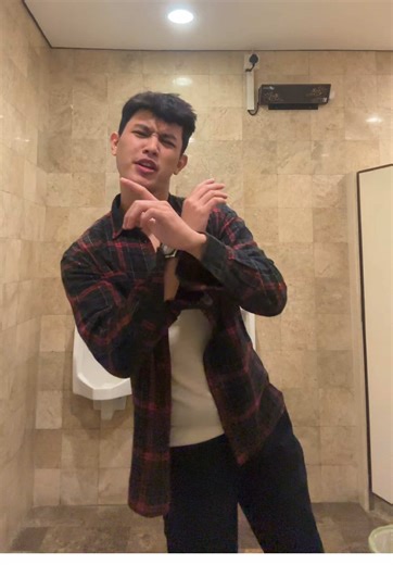 Suka lagunya juga gaa?