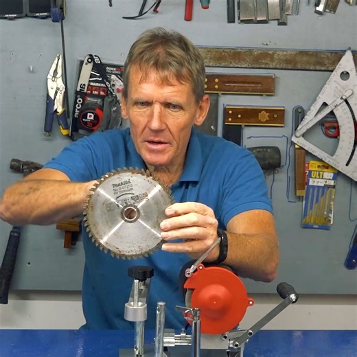 Roger tries to get his dull saw blades back in good shape with the Sealey SMS2003 Saw Blade Sharpener with Bench Mounting that he got from Toolstop. https://www.toolstop.co.uk/sealey-sms2003-saw-blade-sharpener-with-bench-mounting-110-watt-240v-p73410/ #tools #sharpening #diy | Skill Builder