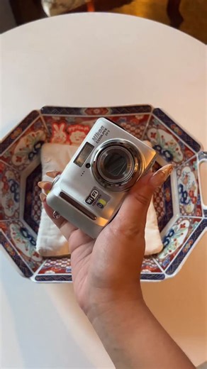 gigifilm ph | SOLD❎⋆˙⟡♡ Nikon Coolpix P1 (Silver)🧃⭑.ᐟ 𝙙𝙚𝙩𝙖𝙞𝙡𝙨 𓏲 ๋࣭ ࣪ ˖🎐 ⤿ 8megapixel ⤿ 3.5x optical zoom ⤿ CCD sensor ⤿ with buil in wifi for... | Instagram