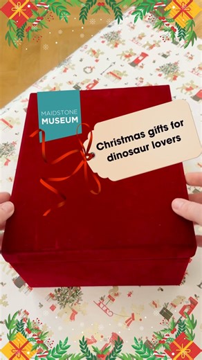 🎄 From dinky dinos to gin & pin badges, whether you’re shopping for the little ones or the slightly more grown-up, our Christmas Gift Shop has something for everyone this festive season! Pop in, have a browse, and while you’re here, why not explore our brand-new Oldham Gallery? 🛍️ Perfect gifts. 🎨 Inspiring exhibitions. ✨ All under one roof at Maidstone Museum. https://museum.maidstone.gov.uk/ | Maidstone Museums