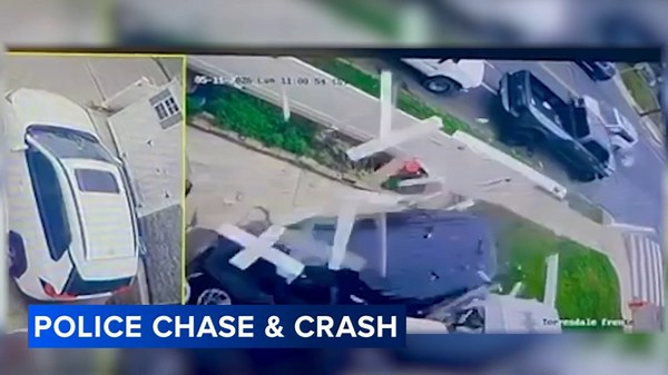 NJ officer involved in crash while chasing suspects in Philadelphia