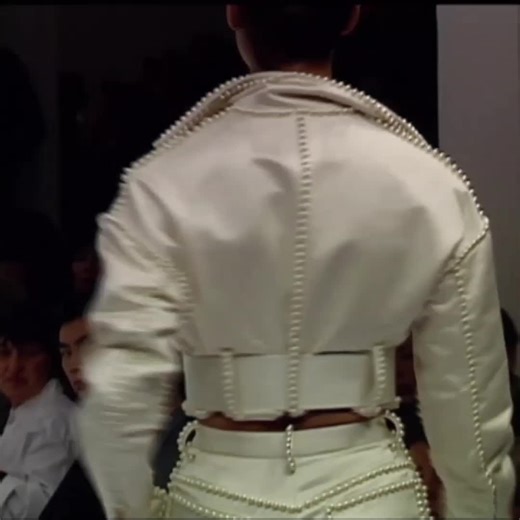 Yasmeen Ghauri: Dolce & Gabbana Spring/Summer 1992