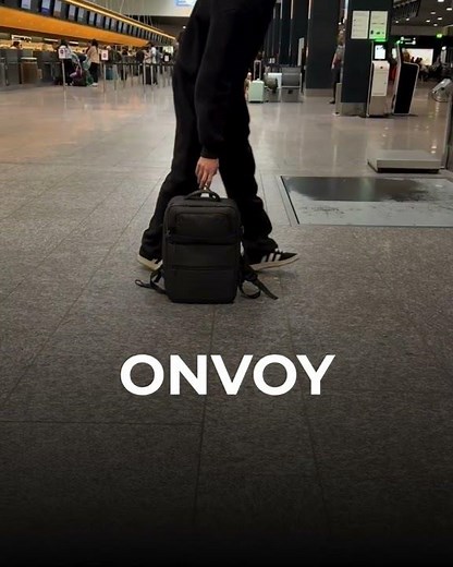 ONVOY Aero – The Smart Modular Travel Backpack (Work to Workout, Carry-On Ready)“