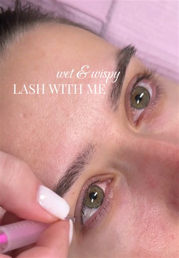 Aplicarea setului de gene wet and wispy