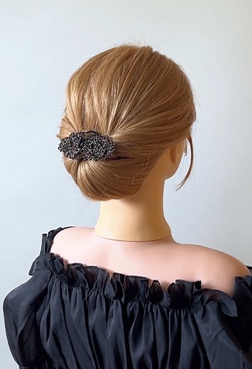 セミロング向け簡単アップヘアのやり方（胸くらいの長さ）