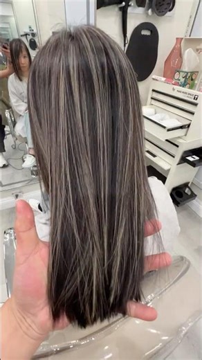 🐎✨ 马年到，光线也要到位。马年一到，主打一个——马上有光，马上有钱，马上有高级感。新的一年，愿你事业策马奔腾，好运自带“高光滤镜”。发型有光，气色有光，整个人走到哪里都是焦点。#洛杉磯光線染