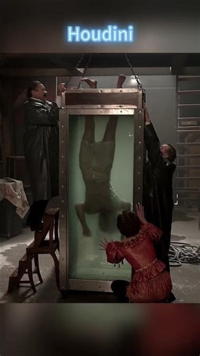 "The Tank Was Only Wide Enough to Right Myself in One Direction" 😱💧⛓️ | Houdini (2014)