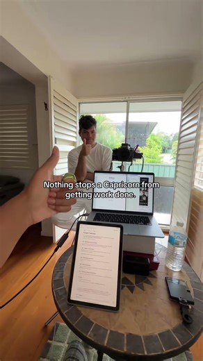 Moving homes and having no set up and doing a zoom interview for #scream7 bahaha 🤣