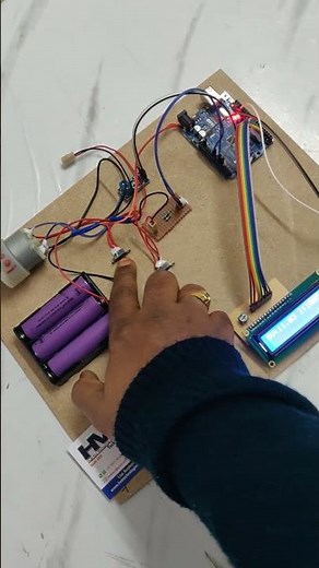 Battery voltage and current measurement using Arduino UNO