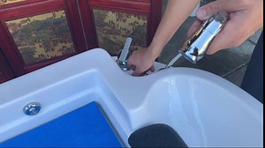 Stationary Wet Treatment Table | Easy Setup | Sturdy | 12 Rotatable Water Jets | Molded-Acrylic Body | Stainless Steel Shower Head | Include Foam and Head Rest