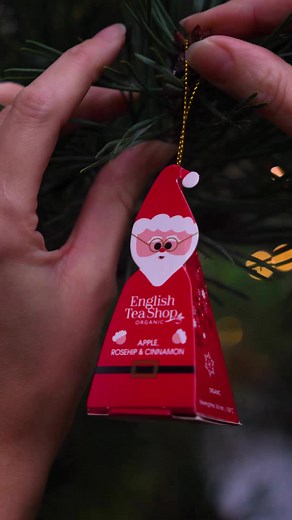 Deck the halls… and the tree… with tea. 🎄☕ Festive decorating’s better when you can drink it later! Our Christmas Characters Gift Pack holds 10 beautifully blended teas, including: 🎁 Ginger Cranberry 🎁 Rooibos, Cocoa & Vanilla 🎁 Apple, Rosehip & Cinnamon 🎁 White Tea, Coconut & Passion Fruit 🎁 White Tea Tropical Fruits Hang them on the tree, pop them in stockings, or sip them by the fairy lights! https://vist.ly/4ffx5 | English Tea Shop