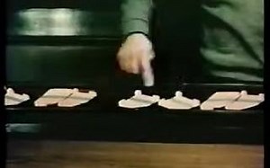 自我复制的机械模型（莱昂内尔·彭罗斯, 1958）