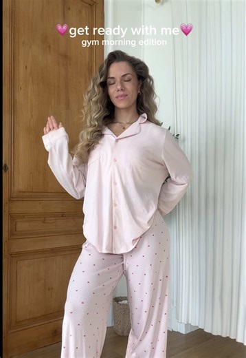 Ma morning routine avant d'aller à la salle💗 lotion @Maholash pour avoir les cheveux de Raiponce (c0llab0ration c0mmerciale) 👑 #morningroutine #gymvlog #grwm #motivation #muscu