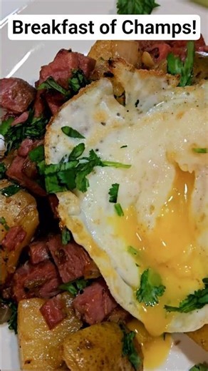 Crispy Corned Beef Hash with Perfect Fried Eggs | Easy Breakfast Recipe #cornedbeefhash