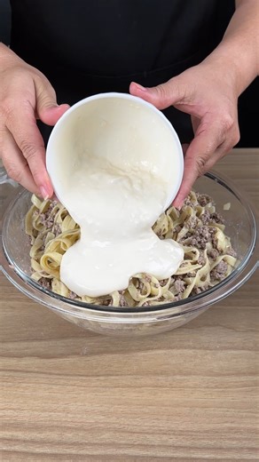 Stroganoff de bœuf haché avec des pâtes ! Repas complet et délicieux ! | Super Recettes