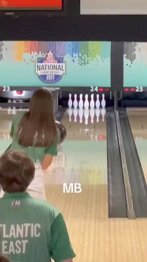 63K views · 1.3K reactions | The Spin Malia brings today Best bowl can you like Malia brigs game play please comment 梁 #Bowling #bowl #viralshorts #usa #bowlingball #bowlingalley #bowlingtime #BowlingGreenKY #sports #sportsgirlstyle #squash | Angilanes | Facebook