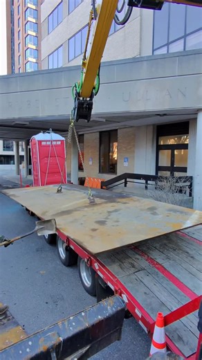 LMA Services on Instagram: "138 slinging some 20’ plates. Double lifting eyes makes it a lot easier and safer to handle them with a small machine. The 138 always really struggled to lift them horizontally but can swing over the side like this. Every road plate we own has an Aztec lifting eye. #boston #excavation #construction #contractor komatsu"