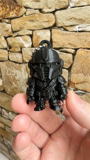 3D Printer Prints Amazing Mini Mandalorian Collectible Figure #3dprinting
