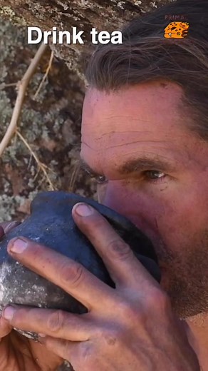 Tasty Hot Manzanita Tea This wild berry is one of my favorites for making a delicious tea especially on cold nights. #primaltendencies #primitivefishing #wildernesssurvival #vidaprimitiva #pescaprimitiva #tarzan #riverfishing #survivalfishing #water #adventure #survivor #manzanita #ediblewildfoods #survivalskills #ancientways #supervivencia #aventure #fire #primitivelife