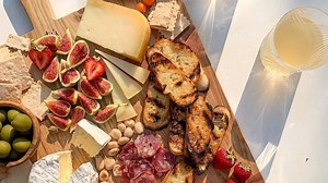 How to Do a Cross-Country Cheese Tasting From Home