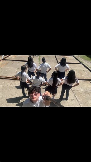 Le temblaba la mano al camarógrafo😁 #fyp #promo #baile #2026