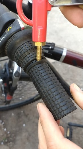 Cyclists, You'll Need This Bike Handlebar Maintenance Tip and Trick #bicycle #maintenance #tips #tricks #skills | Simple Creative