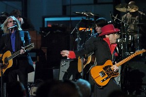 Prince Plays "While My Guitar Gently Weeps" Before Making His Guitar Disappear